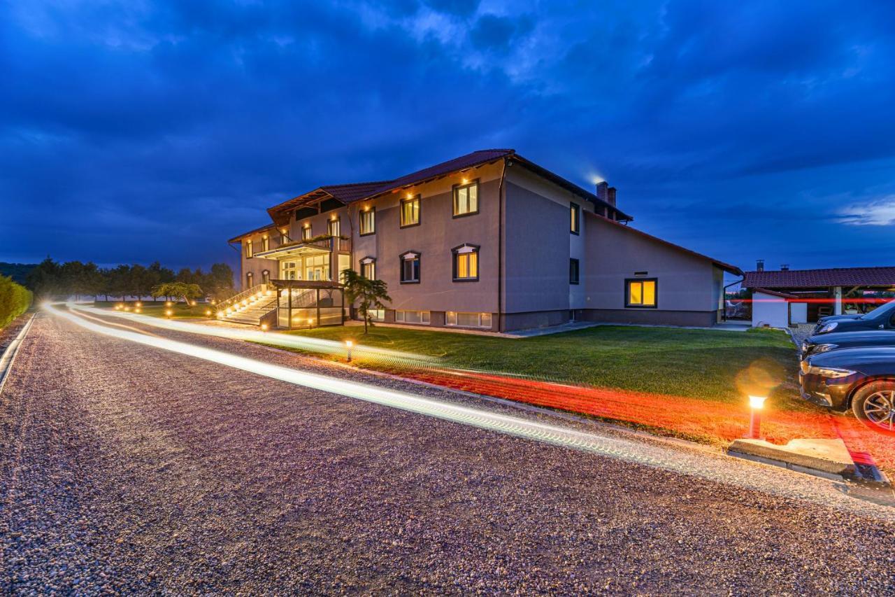 Stejarii Resort Ineu  Exterior photo